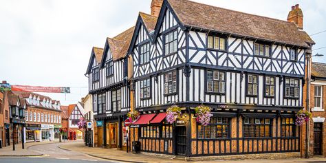 The Top 12 Things to Do in Stratford Upon Avon, UK in 2023 Ghost Walk, Shakespeare Theatre, Warwick Castle, Shakespeare In Love, Royal Shakespeare Company, Tudor Era, Hotel Indigo, British Motors, Stratford Upon Avon