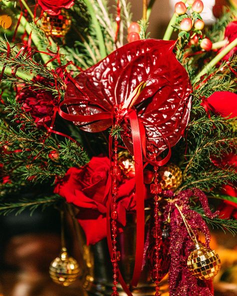 Allll in the details 🪩🎄🎀 for @forbesfunctions first ever holiday party! Never too soon to start planning…♥️ 📸 @lillianlephamphoto #nycflorist #eventflorist #holidayflowers #floraldesign Holiday Flower Arrangements, Nyc Florist, New Year Eve, Holiday Flower, Floral Inspiration, Too Soon, Ap Art, New Years Eve, The Details