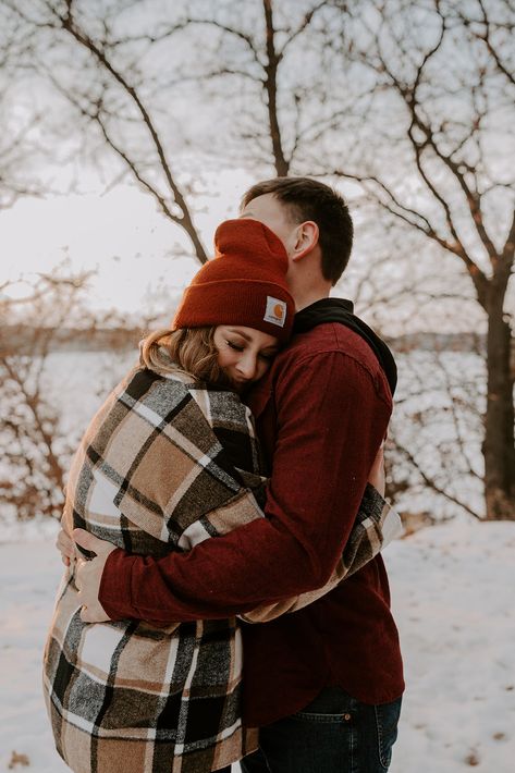 Minneapolis Engagement Photos, Stillwater Minnesota, Minnesota Photography, Minneapolis Wedding, Winter Engagement Photos, Minnesota Wedding, Winter Outfit Inspiration, Winter Engagement, Still Water