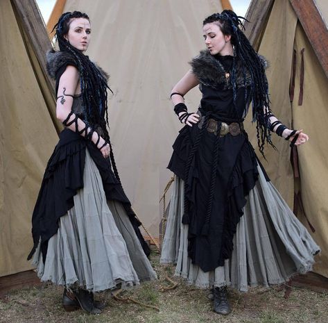 Character Design Inspiration Larp Inspiration, Ren Faire Outfits, Prompt Ideas, Strega Fashion, Festival Costume, Fair Outfits, Fashion Moodboard, Writing Prompt, Fantasy Costumes