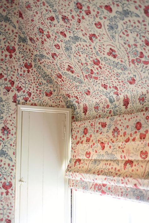 Soane Britain Wallpaper, Soane Fabric, Chintz Decor, Chintz Wallpaper, Dream Kitchen Cabinets, Hydrangea House, Fabric Covered Walls, Soane Britain, European Cottage