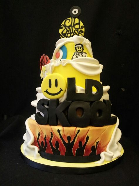 Rave Cake, Graham Cake, Cakes Design, Cool Cake Designs, House Cake, Cake Making, Acid House, Birthday Cake Ideas, Bday Cake