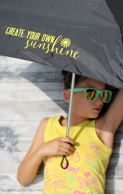 This  Cricut Iron on Umbrella DIY is a quick project and a simple reminder that any day can be filled with sunshine, even if its raining! Umbrella Diy, Vinyl Projects Silhouette, Custom Umbrella, Create Your Own Sunshine, Its Raining, Summer Diy Projects, Silhouette Curio, Umbrella Wedding, Make Your Own Card