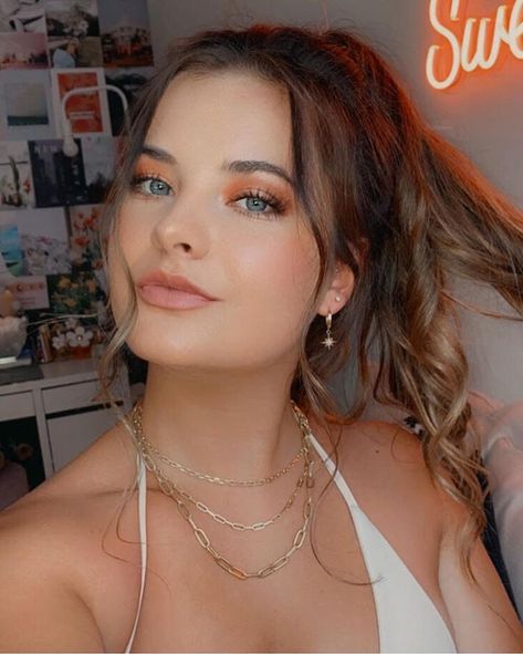 Brooke Hyland | Dance Moms Wiki | Fandom Dance Competition Makeup, Dance Moms Brooke, Chloe Smith, Competition Makeup, Nia Frazier, Brynn Rumfallo, Dance Moms Cast, Film Dance, Paige Hyland