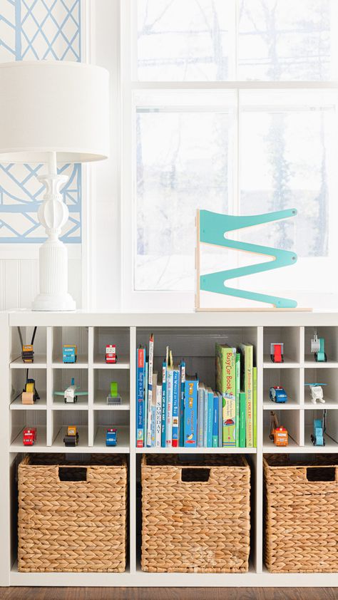 Ikea Kallax Kids Closet, Ikea Kallax Baskets, Kallax Toy Storage Ideas, Kallax Inserts Ideas, Ikea Kallax Playroom, Hallway Playroom, Kallax Playroom, Cube Ikea, Kallax Insert