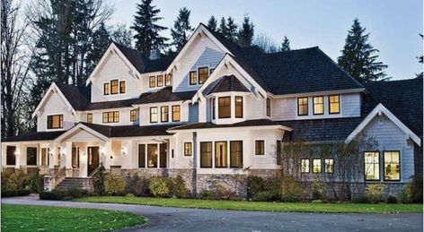 Luxury Craftsman House Plans, Mansion Homes, Exterior Design Ideas, Modern Farmhouse Exterior, Craftsman House Plan, Dream House Rooms, House Exterior Design, Hus Inspiration, Craftsman House Plans