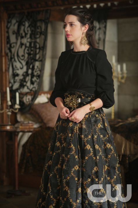 Mary Stuart Reign, Reign Outfits, Reign Tv Show, Marie Stuart, Reign Mary, Reign Fashion, Reign Dresses, Mary Dress, Promotional Photos