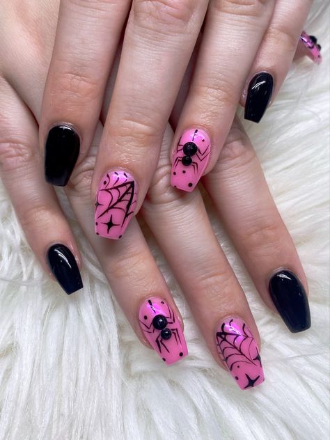 Medium Short Nails Ideas, Pink And Blue Halloween Nails, Spiderweb Toenails, Halloween Chrome Nails Designs, Halloween Nail Designs Coffin Shape, Pink Halloween Short Nails, Pink And Black Spooky Nails, October Acrylics, Pink Spooky Nails Short