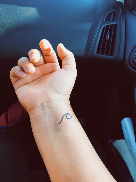 Wave tattoo to remind me of home.     #wave #tattoo #tattoos #ink #inked #wrist #wristtattoo #simple #simpletattoo #minimalistic #minimalistictattoo #beach #beachtattoo #wavetattoo #wrist Wave Tattoo Simple Wrist, Ride The Wave Tattoo Words, Tiny Wave Tattoo Wrist, Wrist Beach Tattoo, Wave On Wrist Tattoo, Small Wave Tattoo Wrist, Wrist Wave Tattoo, Wave Tattoo Wrist, Golf Tattoo