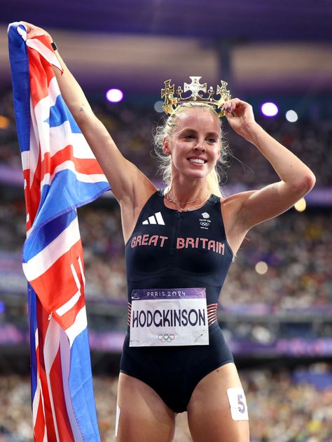 Keely Hodgkinson (GBR) 🥇 800 metres • Paris 2024 Olympics #athletics Athletic Cups, Team Gb Olympics, Olympic Track And Field, Athletics Track, 2024 Olympics, 800m, Team Gb, Women's Athletic Wear, Paris Olympics