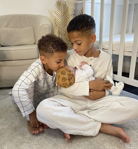 Mixed Siblings Aesthetic, Mixed Siblings, Young Black Family Goals, Black Family Aesthetic, Mixed Family, Interracial Family, Future Mommy, Mommy Goals, Baby Momma