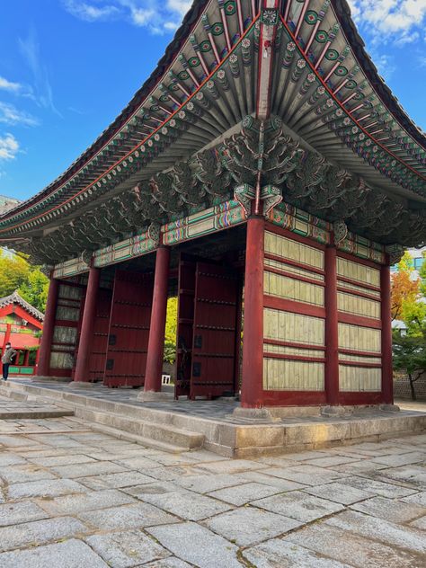 #Deoksugung Palace 덕수궁 #Deoksugung Palace #덕 #seoul travel #seoul city #Seoul #aesthetically pleasing #photography #aestheitcs #korea travel #south korea #beautiful photos #korea #photoart #photooftheday #instadaily Travel Seoul, Travel South Korea, Seoul City, Seoul Travel, Korea Travel, Travel South, Aesthetically Pleasing, Seoul, South Korea