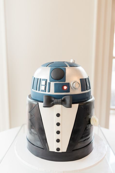 We both ended up loving this cake - it really showed my husbands personality & it had a real light! Star Wars Grooms Cake, Men Hands, Star Wars Wedding Cake, Music Wedding, Beer Cake, Star Wars Cake, Star Wars Wedding, Beer Birthday, Dusty Rose Wedding