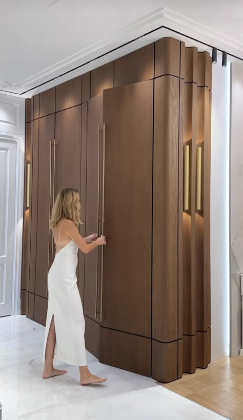 Entrance Wardrobe Ideas, Entry Wardrobe, Wardrobe Bedroom, Modern Cupboard Design, House Interior Design Styles, Wardrobe Door Designs, Luxury Closets Design, Luxury Furniture Living Room, Dream Kitchens Design