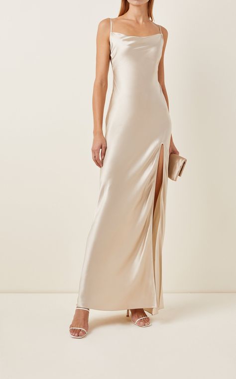 Creme Prom Dress, Cream Silk Dress, Silk Dresses Outfit, Silk Dress Design, Satin Outfit, Raw Silk Dress, Slip Dress Outfit, Gaun Fashion, Minimal Accessories