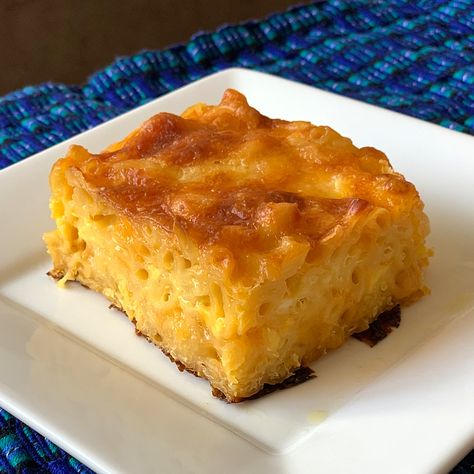 Macaroni Cheese Pie, Macaroni Pie Recipe, Mac And Cheese Pie, Chedder Cheese, Macaroni Pie, Southern Tomato Pie, Cheese Homemade, Easy Macaroni, Cheese Pie