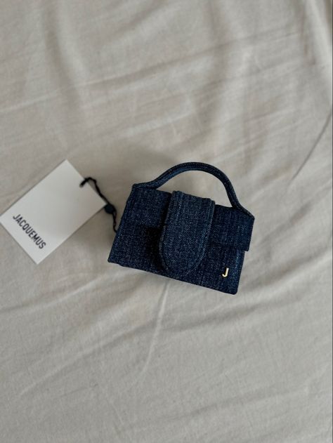 #jacquemus #jacquemusdenim #jacquemus #denimbag #denim #denimstyle #denimaddicted #sacenjean #bambino #jacquemusbag #pinterestinspired #pinterestaesthetic #blogmode #simplebeyond #falloutfit 
#styleinspo #minimalistoutfit #tendance2023#capsulewardrobe #90saesthetic #90sstyle Dream Accessories, Jacquemus Bag, Ootd Women, 90’s Aesthetic, Bag Outfit, Brand Bags, Denim Bag, Branded Bags, Minimalist Outfit