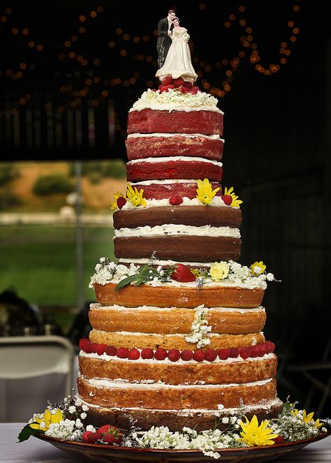 An Appalachian Heritage Wedding Cake..The bride's family each brought layers then assembled them together...what a NEAT idea!!!!!!! Appalachian Wedding, Stack Cake, Heritage Wedding, Melissa Smith, How To Stack Cakes, Traditional Wedding Cake, Wedding Cake Recipe, Wedding Traditions, Garden Wedding Venue