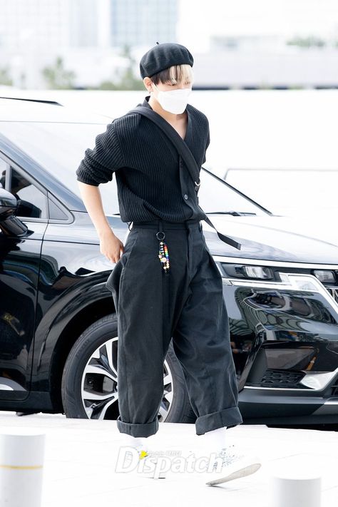 Korean Street Fashion Men, Kpop Fashion Men, Kpop Concert Outfit, Slay Outfits, Outfits Retro, All Black Fashion, Airport Fashion, Next Clothes, All Black Outfit