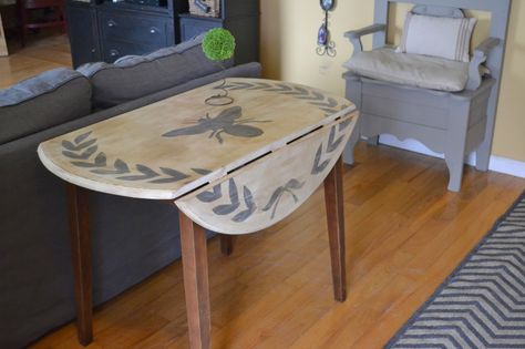 Repurposed Drop Leaf Table Ideas, Drop Leaf Coffee Table Makeover, Drop Leaf Table Redo With Stencil, Upcycled Drop Leaf Table, Bumble Bee Painted Chair, Decoupaged Furniture, Painted Table Tops, Diy Stencil, Painting Antique Furniture