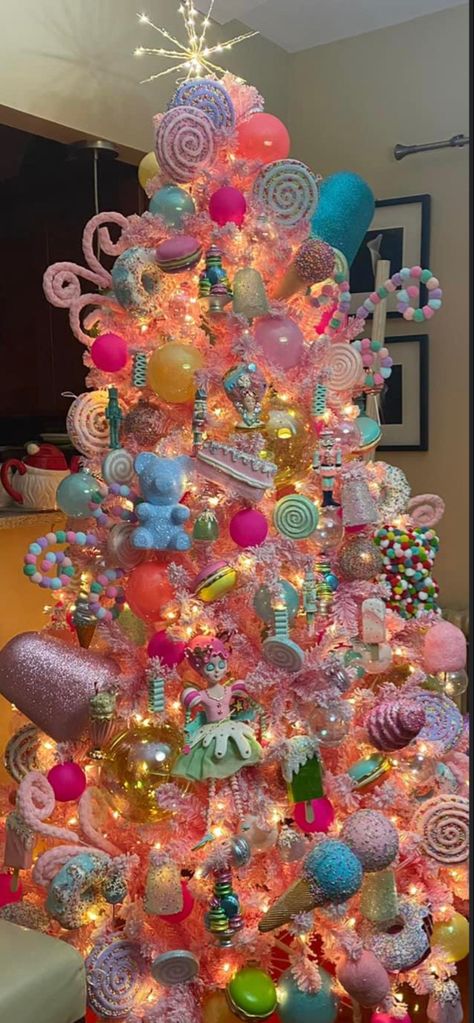 Candy Themed Christmas Decor Outside, Candy Wonderland Christmas Tree, Candyland Christmas Staircase, Candy Land Christmas Tree Topper, Candy Themed Christmas Tree Topper, Ideas For A White Christmas Tree, Christmas Tree Ideas Candyland, Candyland Christmas Fireplace, Land Of Sweets Christmas Tree