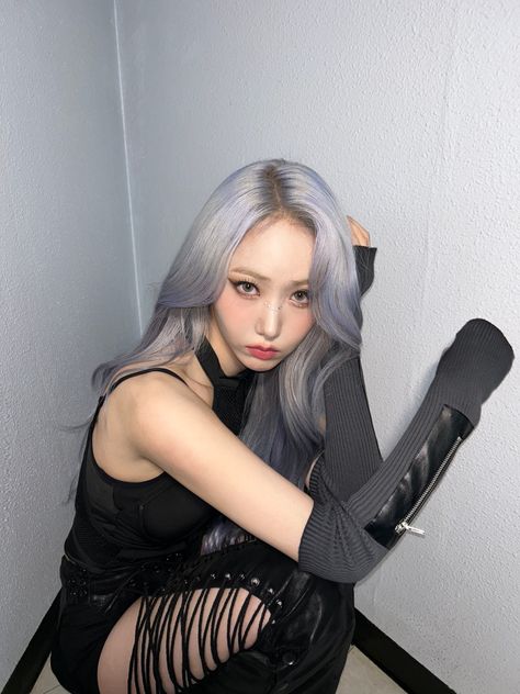 Viviz Sinb, Ash Hair, Ash Hair Color, Girl Code, Girlfriend Material, Cloud Dancer, 2000s Fashion Outfits, Bad Hair Day, Ash Color