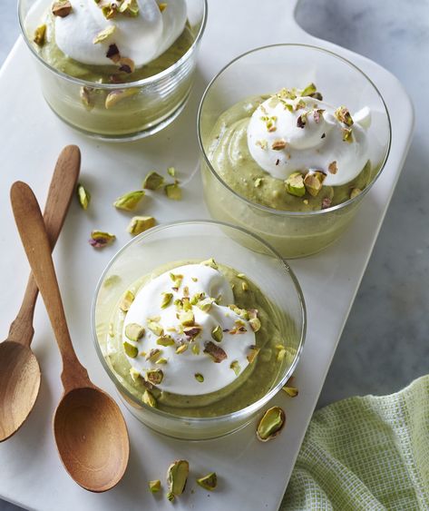 Pistachio Pudding Summer Vegetarian Recipes, Pistachio Dessert, Pistachio Recipes, Green Desserts, Real Simple Magazine, Christmas Recipes Easy, Pistachio Cream, Pistachio Pudding, Pudding Recipe