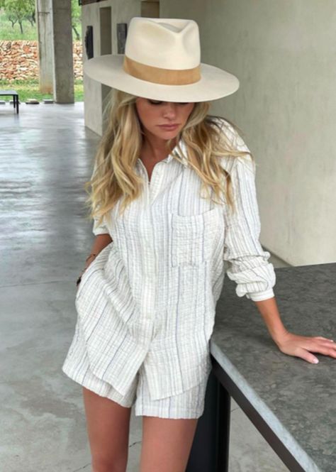 Fedora Hat Women Outfit, Rancher Hat Outfits, Sunhat Outfit, Hat Outfit Summer, Fedora Hat Outfits, Claire Rose Cliteur, Claire Rose, The Mirage, Fedora Hat Women