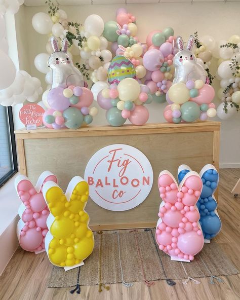 FIG BALLOON CO. on Instagram: “The Easter Collection is ready for pre-order 🐣🐰 Pastel balloon garlands complete w/ bunny ears, balloon filled peeps (a crowd fave), the…” Easter Balloon Decor, Easter Gender Reveal, Easter Decoration Ideas, Kids Easter Party, Easter Baby Shower, Gender Reveal Balloons, Pastel Balloons, Easter Goodies, Baby Easter