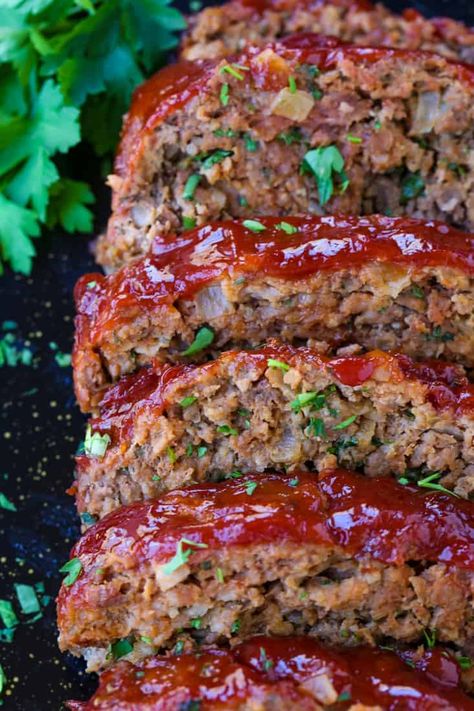 This easy meatloaf recipe with ketchup glaze brings me back to my childhood! If you've ever wondered how to make the best meatloaf, this post is for you! #meatloaf #dinnerideas #easydinner #beefrecipe Lipton Meatloaf, Meatloaf Recipe No Ketchup, Tender Meatloaf, Flavorful Meatloaf, Meatloaf Oatmeal Recipe, Chicken Meatloaf Recipe, Recipe Meatloaf, Tasty Meatloaf Recipe, Healthy Meatloaf