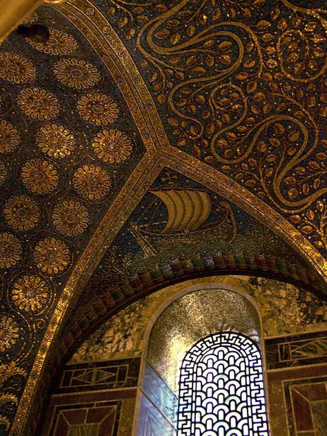 Apse Mosaics, Palatine Chapel. Gothic Architecture Interior, Aachen Cathedral, Aachen Germany, Inspiring Architecture, Byzantine Architecture, Gothic Windows, Catholic Churches, Romanesque Architecture, Gothic Cathedrals