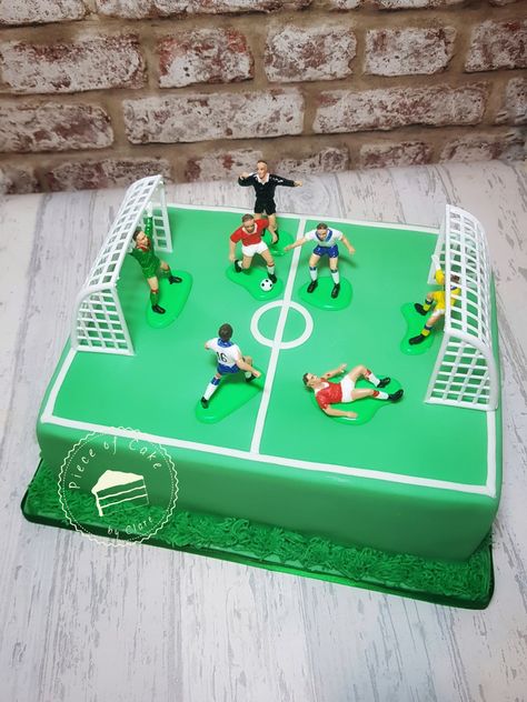 Football Pitch Cake, Soccer Birthday Cakes, Football Birthday Cake, 7th Birthday Cakes, Baking Theme, Soccer Cake, Chocolate Sponge Cake, Football Birthday Party, Football Pitch