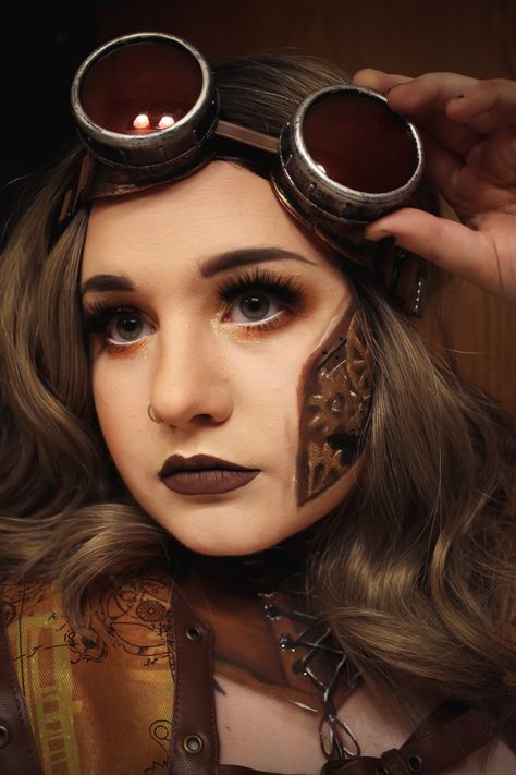 Steampunk Make Up Ideas, Steampunk Robot Makeup, Steampunk Eye Makeup, Easy Steampunk Makeup, Steampunk Face Paint, Cogsworth Makeup, Steampunk Makeup And Hair, Steampunk Makeup Ideas, Steampunk Makeup Halloween