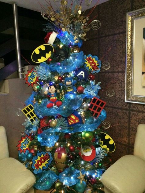 CHRISTMAS TREE~Super heroes tree Batman Christmas Tree, Spiderman Christmas, Superhero Christmas, Amazing Christmas Trees, Christmas Trees For Kids, Christmas Creative, Tree Themes, Blue Christmas Tree, Creative Christmas Trees