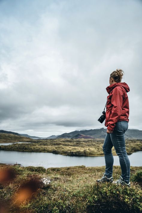 What to pack for AUTUMN in Iceland (September   October) Iceland September, Fall Packing List, Iceland Pictures, Iceland Packing, Fall Packing, Winter Packing List, Iceland Winter, Packing Essentials List, Autumn Travel