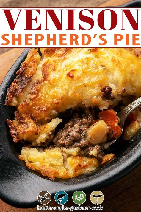 Deer Recipes, Ground Venison, Deer Meat Recipes, Shepherds Pie Recipe, Wild Game Recipes, Lunch Lady, Venison Recipes, Cottage Pie, Shepherd's Pie