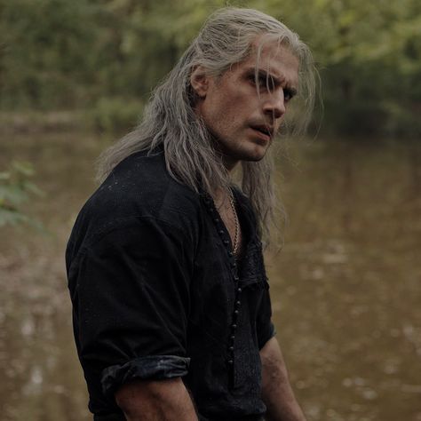 Geralt Of Rivia Pfp, Henry Cavill The Witcher, The Witcher Henry Cavill, Geralt Of Rivia Witcher 3, Geralt Black Eyes, Daeron Targaryen, Witcher Netflix Geralt, Geralt Witcher 3 Meme, The Witcher Geralt