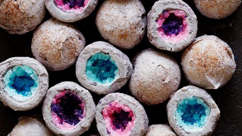 Geode Party, Fantasy Recipes, Meringues Recipe, Rock Candy Sticks, 2023 Food, Black Food Coloring, Meringue Recipe, Rock Recipes, Magic Party