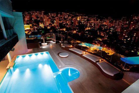 The Charlee Hotel in Medellin, Columbia. Rooftop pool, nice view. Seems like a great vacation spot. Westin Maui, Apartment Pool, Great Vacation Spots, Maui Resorts, City At Night, Rooftop Pool, Beautiful Hotels, American Cities, Best Vacations