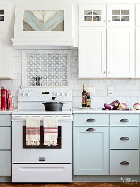 Beautiful kitchen! Pastel Kitchen, Interior Design Minimalist, Cottage Style Kitchen, Blue Kitchen Cabinets, Cottage Kitchens, Chic Kitchen, Shabby Chic Kitchen, Kitchen Trends, Kitchen Redo