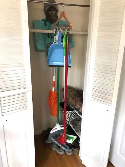 hanging cleaning tool hack, cleaning tips, tools Vacuum Closet, Dollar Store Bins, Best Spray Paint, Organization Storage Ideas, Shower Rings, Plastic Shower Curtain, Organizing Storage, House Hacks, Cleaning Tips Tricks