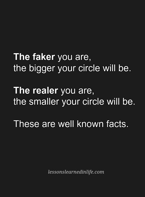 Fake people have big circles Real people have small circles Small Circle Quotes, Enemies Quotes, Awesome Drawings, Creative Quotes, Circle Quotes, Psychological Facts, Small Quotes, Worth Quotes, Fake People