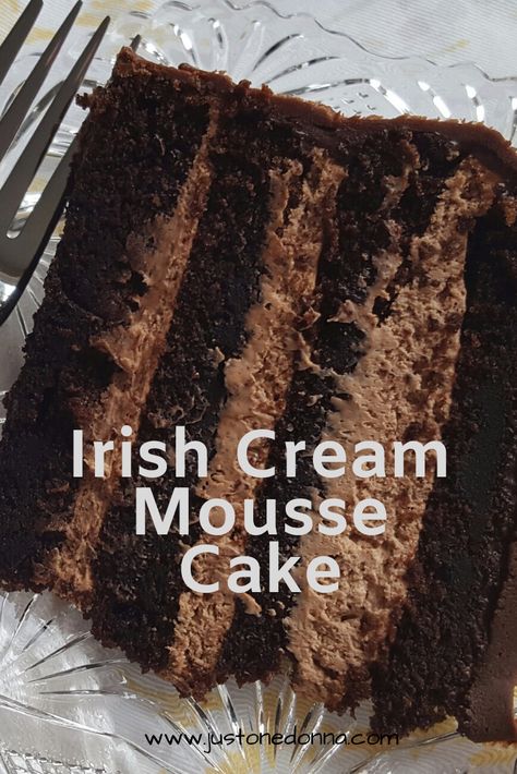 Irish Cream Cheesecake, Chocolate Cake With Chocolate Frosting, Irish Cake, Irish Cream Cake, Irish Chocolate, Yummy Chocolate Cake, Cake With Chocolate Frosting, Baileys Recipes, Mousse Cake Recipe