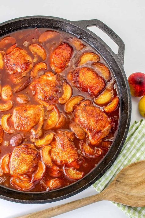 Bourbon Peach Chicken (Best Whiskey Chicken Recipe) Peach Chicken Thighs, Chicken With Peaches Recipes, Peach Whiskey Chicken, Peach Bourbon Chicken, Whiskey Chicken, Chicken Best, Peach Whiskey, Peach Chicken, Best Whiskey