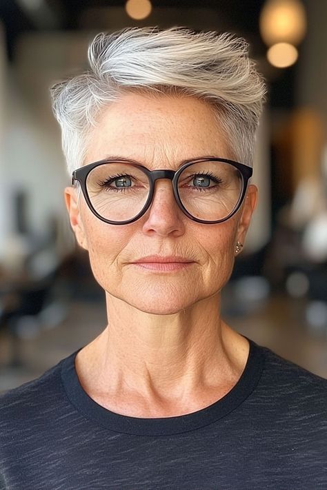 Quiff Women, Pixie Haircut For Women, Short Haircut For Women, Pixie Hair Color, Brunette Pixie, Haircut For Women, Layered Haircuts For Women, Ash Blonde Highlights, Brown Curls