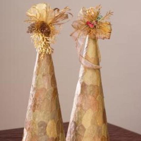 How to Make Paper Mache Cones Paper Mache Cones Diy, Paper Mache Recipe, Paper Mache Tree, Diy Paper Mache, Paper Mache Cone, Diy Paper Christmas Tree, Mini Cones, Diy Gifts For Mothers, Paper Mache Christmas