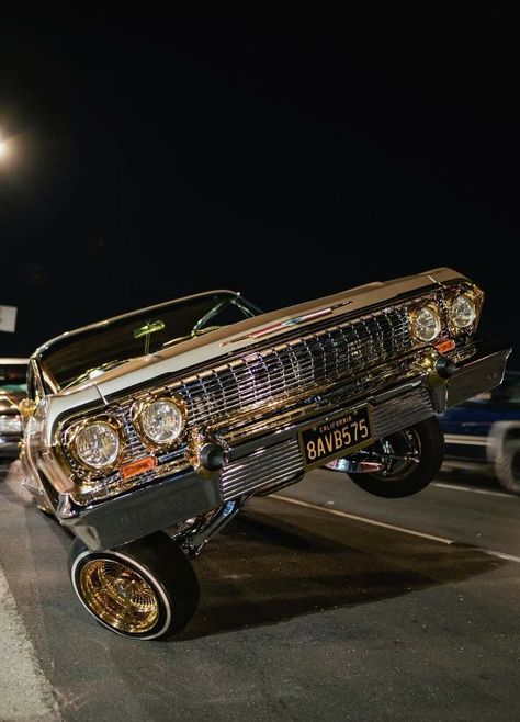 Low Rider Wallpaper, Low Rider Aesthetic, Lowriders Wallpaper, Cars Wallpaper Black, Wallpaper Iphone 90s, Low Riders Aesthetic, 90s Cars Aesthetic, Cars Aesthetic Black, Low Rider Wallpaper Iphone