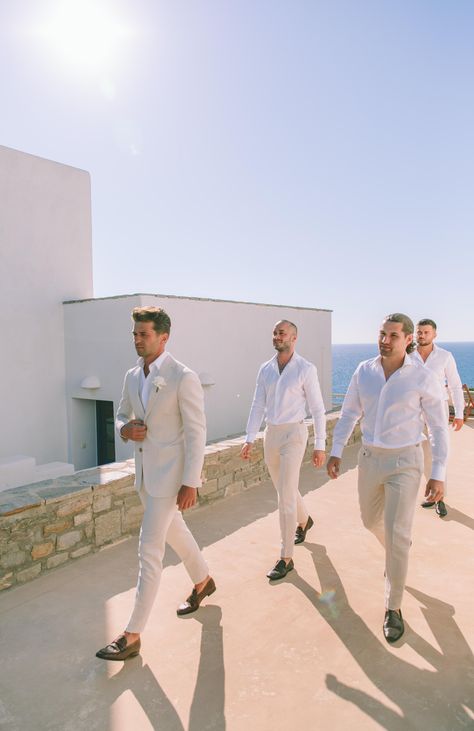 Groomsmen Attire Beach Wedding, Beach Wedding Men, Beach Wedding Style, Beach Wedding Groom, Beach Wedding Suits, Wedding Groomsmen Attire, Groom And Groomsmen Suits, Dream Beach Wedding, Beach Wedding Attire