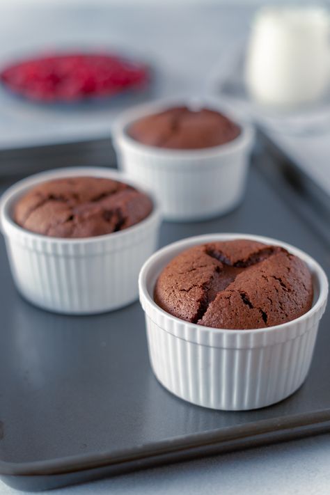 Ramekin Recipe, Chocolate Lava Cake Recipe, Ramekin Dishes, Lava Cake Recipes, Swirl Brownies, Chocolate Souffle, Chocolate Lava, Chocolate Lava Cake, Lava Cake