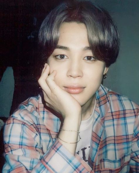 jimin (박지민) shared a photo on Instagram: “What are you doing today ? 😍” • See 119 photos and videos on their profile. Bts Polaroid, Jimin Selca, Bts Aesthetic, Park Jimin Bts, Bts Lockscreen, Life Goes On, Non Fiction, Bts Twt, Foto Bts